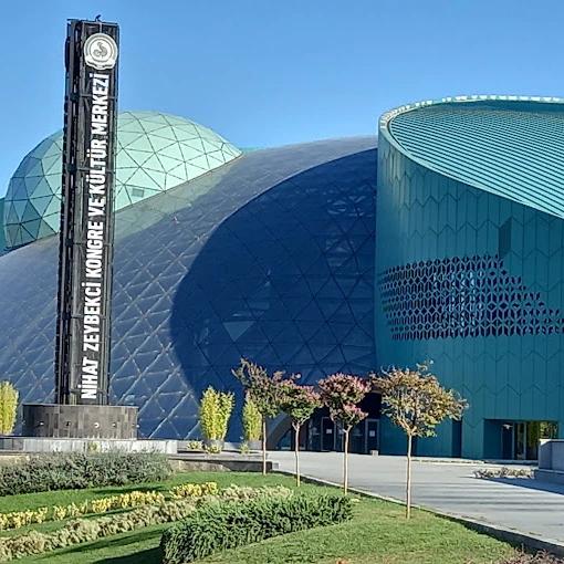 Nihat Zeybekçi Kongre ve Kültür Merkezi